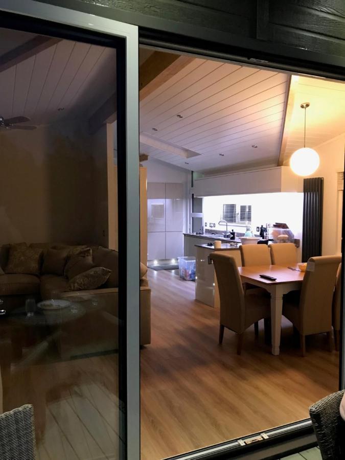 Готель R11 Lake View, Fallbarrow Holiday Park Боунесс-он-Віндермір Екстер'єр фото